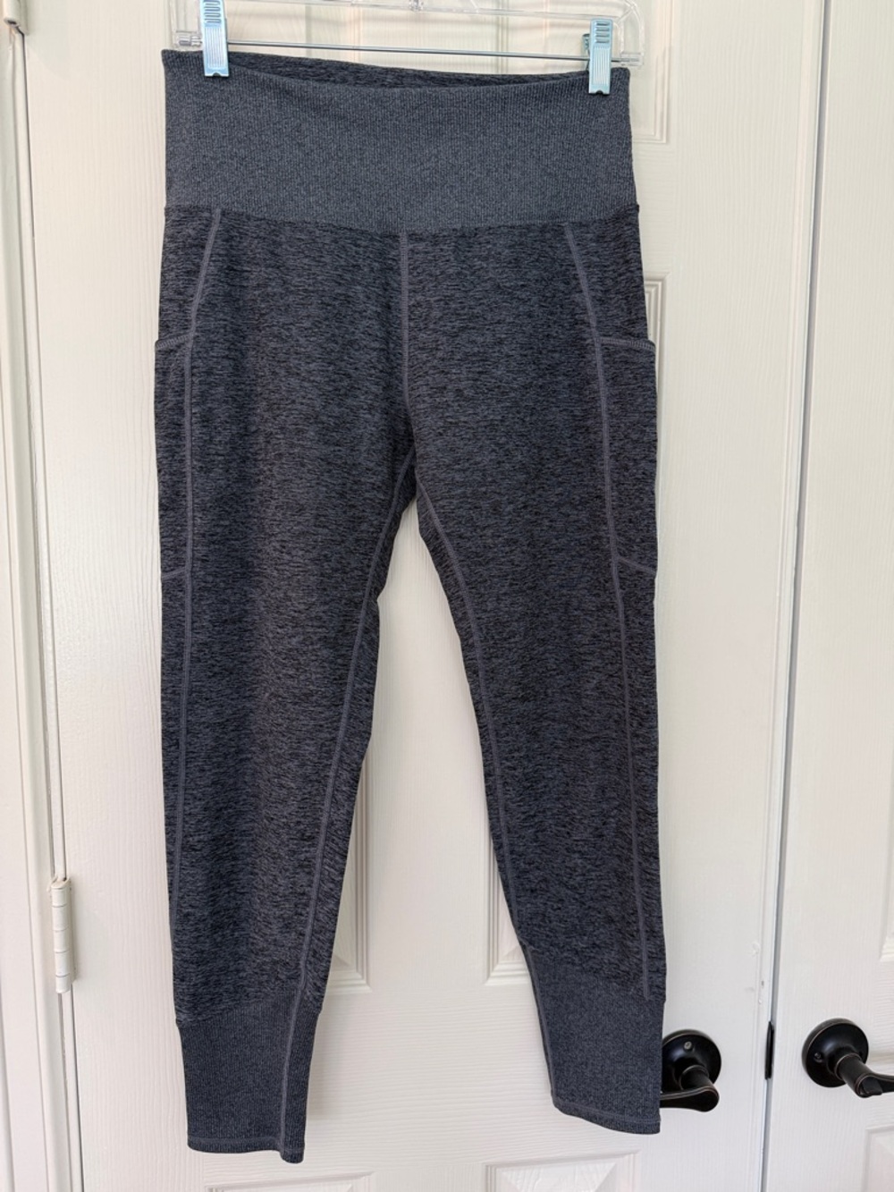 Kirkland Signature Women’s Dark Gray High-Waist Active Leggings- large